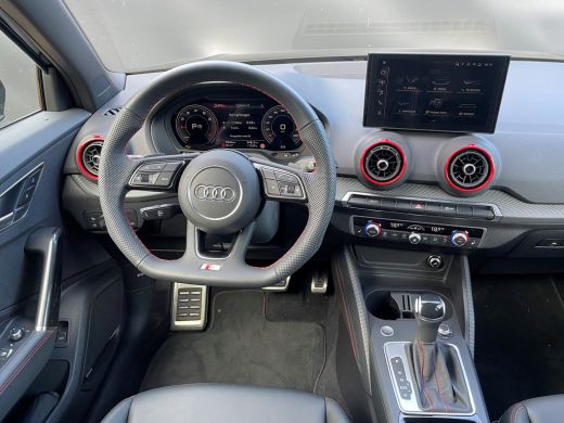 Audi Q2 35 TFSI S line | Sonos | Trekhaak afneembaar | Lederen bekleding | 18" LM velgen | ActivLease financial lease