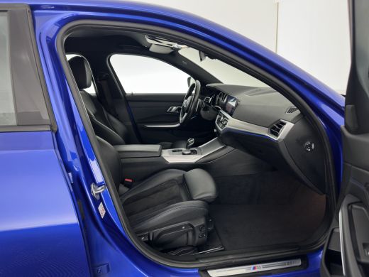 BMW 3 Serie 320i M-Sportpack High Executive (INCL-BTW) *LEATHER-ALCANTARA | FULL-LED | DIGI-COCKPIT | HEATED-... ActivLease financial lease