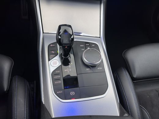 BMW 3 Serie 320i M-Sportpack High Executive (INCL-BTW) *LEATHER-ALCANTARA | FULL-LED | DIGI-COCKPIT | HEATED-... ActivLease financial lease