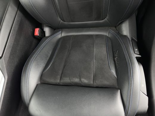 BMW 3 Serie 320i M-Sportpack High Executive (INCL-BTW) *LEATHER-ALCANTARA | FULL-LED | DIGI-COCKPIT | HEATED-... ActivLease financial lease