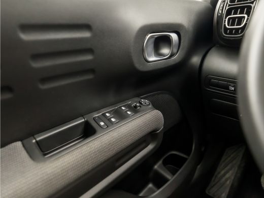 Citroën C3 Aircross 1.2 PureTech Max Sport (PANORAMADAK, APPLE CARPLAY, GROOT NAVI, 360 CAMERA, LM VELGEN, SPORTSTOEL... ActivLease financial lease