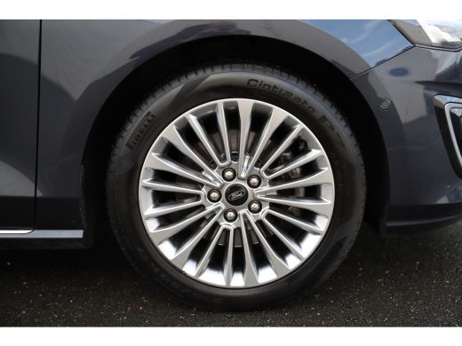 Ford Focus 1.5 150pk/Autom./Vignale/Adaptive/Matrix-led/HUD/B&O/Trekh./Leder/Virtual ActivLease financial lease