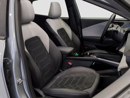 Ford Puma Gen-E Premium 44 kWh | Pano | Adap. Cruise | Winter Pack | Navigatie ActivLease financial lease