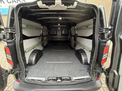 Ford Transit Custom 320 2.0 TDCI 136PK EURO 6 L2H1 Limited CarPlay/cruise control/stoelverwarming ActivLease financial lease