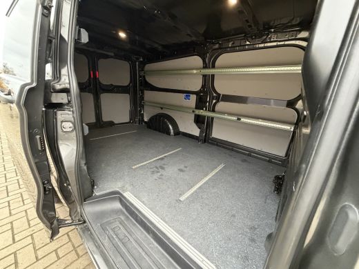 Ford Transit Custom 320 2.0 TDCI 136PK EURO 6 L2H1 Limited CarPlay/cruise control/stoelverwarming ActivLease financial lease