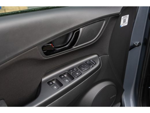 Hyundai Kona 1.6 GDI HEV Fashion Sky | Trekhaak | Schuif-/kanteldak | Cruise adaptief | Camera | Apple Carplay... ActivLease financial lease