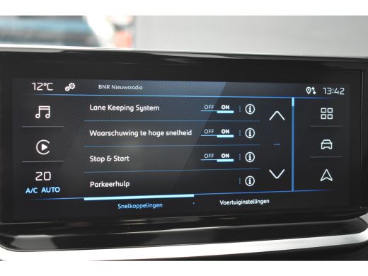 Peugeot 2008 1.2 Hybrid 136 Style | Navigatie by App | Parkeersensoren | Cruise Control | Full-LED | !! ActivLease financial lease