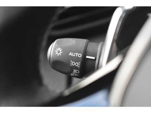 Peugeot 2008 1.2 Hybrid 136 Style | Navigatie by App | Parkeersensoren | Cruise Control | Full-LED | !! ActivLease financial lease