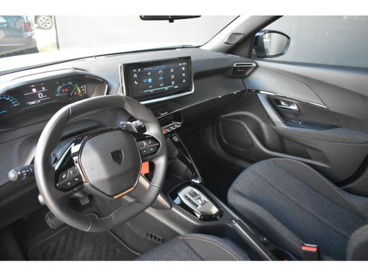 Peugeot 2008 1.2 Hybrid 136 Style | Navigatie by App | Parkeersensoren | Cruise Control | Full-LED | !! ActivLease financial lease