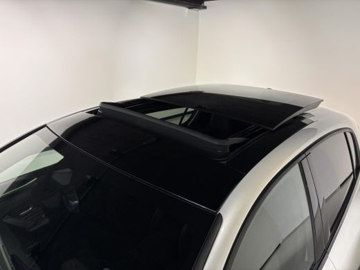 Peugeot 308 1.6 Plug-in Hybrid 180 GT|Black Pack|Panodak|360|FOCAL|Carplay|Navi|PDC|ACC|Side assist|Lane Assist| ActivLease financial lease