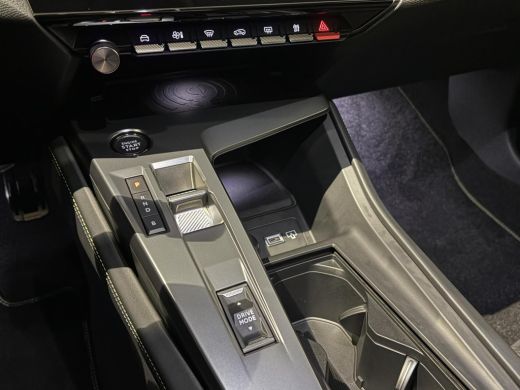 Peugeot 308 1.6 Plug-in Hybrid 180 GT|Black Pack|Panodak|360|FOCAL|Carplay|Navi|PDC|ACC|Side assist|Lane Assist| ActivLease financial lease