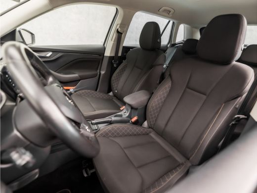 Skoda Kamiq 1.0 TSI Sport Automaat (APPLE CARPLAY, GETINT GLAS, CRUISE, TREKHAAK, SPORTSTOELEN, PARKEERSENSOR... ActivLease financial lease