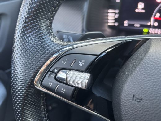 Skoda Kodiaq 1.5 TSI Sportline Business 7p. | Elektrische Trekhaak | Pano | Automaat | Stoel Verwarming ActivLease financial lease