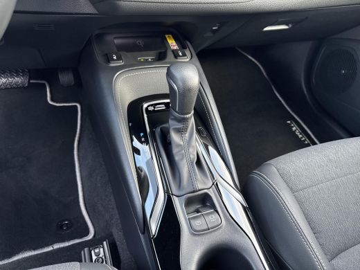 Toyota Corolla Touring Sports Hybrid 140 Dynamic | 06-10141018 Voor meer informatie ActivLease financial lease