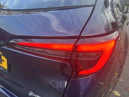 Toyota Corolla Touring Sports Hybrid 140 Dynamic | 06-10141018 Voor meer informatie ActivLease financial lease