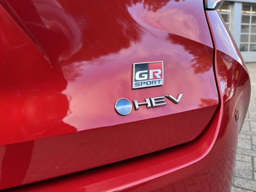 Toyota Corolla Touring Sports Hybrid 180 GR Sport | Uit voorraad leverbaar | ActivLease financial lease