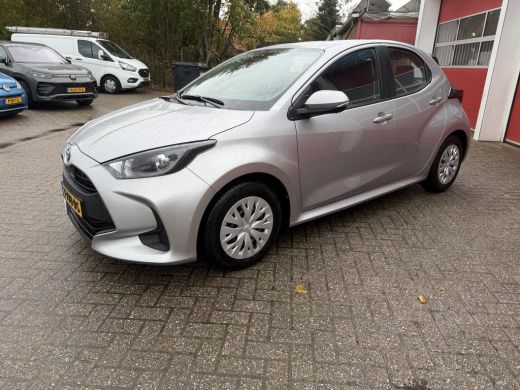 Toyota Yaris 1.5 93 PK | Hybrid Active | 5-drs | Navigatie | ActivLease financial lease