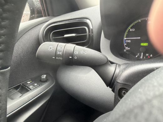 Toyota Yaris 1.5 93 PK | Hybrid Active | 5-drs | Navigatie | ActivLease financial lease