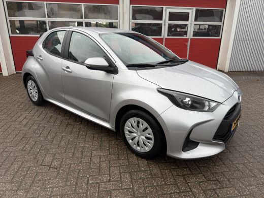 Toyota Yaris 1.5 93 PK | Hybrid Active | 5-drs | Navigatie | ActivLease financial lease