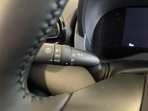 Toyota Yaris 1.5 Hybrid 115 Dynamic | Uit voorraad leverbaar | ActivLease financial lease