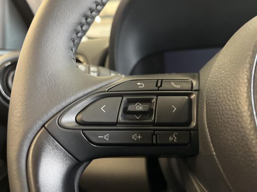 Toyota Yaris 1.5 Hybrid 115 Dynamic | Uit voorraad leverbaar | ActivLease financial lease