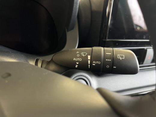 Toyota Yaris 1.5 Hybrid 115 Dynamic | Uit voorraad leverbaar | ActivLease financial lease