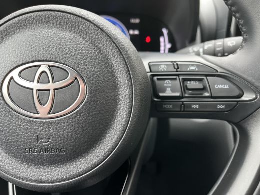Toyota Yaris Cross 1.5 Hybrid 115 First Edition | Navigatie | Keyless entry | LED koplampen | 17 inch LM-velgen | ActivLease financial lease