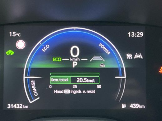 Toyota Yaris Cross 1.5 Hybrid 115 First Edition | Navigatie | Keyless entry | LED koplampen | 17 inch LM-velgen | ActivLease financial lease