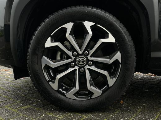 Toyota Yaris Cross 1.5 Hybrid 115 First Edition | Navigatie | Keyless entry | LED koplampen | 17 inch LM-velgen | ActivLease financial lease