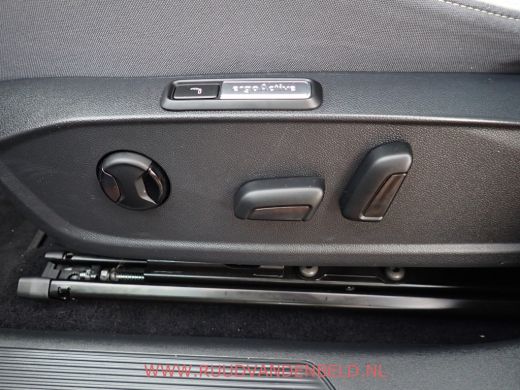 Volkswagen ID.3 First Max 58kWh 92%SOH ACC/PANODAK/MASSAGE/TREKHAAK/HEADUP ActivLease financial lease