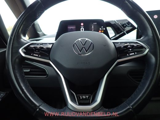 Volkswagen ID.3 First Max 58kWh 92%SOH ACC/PANODAK/MASSAGE/TREKHAAK/HEADUP ActivLease financial lease