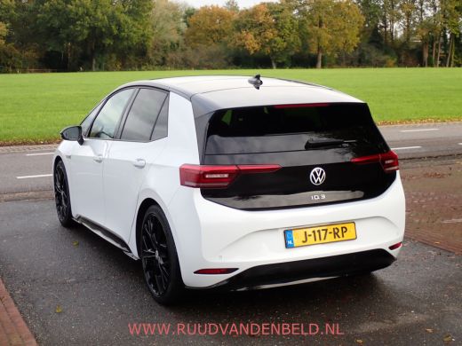 Volkswagen ID.3 First Max 58kWh 92%SOH ACC/PANODAK/MASSAGE/TREKHAAK/HEADUP ActivLease financial lease