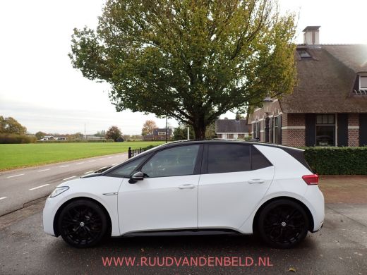 Volkswagen ID.3 First Max 58kWh 92%SOH ACC/PANODAK/MASSAGE/TREKHAAK/HEADUP ActivLease financial lease