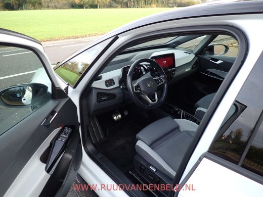 Volkswagen ID.3 First Max 58kWh 92%SOH ACC/PANODAK/MASSAGE/TREKHAAK/HEADUP ActivLease financial lease