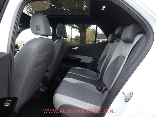 Volkswagen ID.3 First Max 58kWh 92%SOH ACC/PANODAK/MASSAGE/TREKHAAK/HEADUP ActivLease financial lease