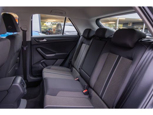 Volkswagen T-Roc 1.5 TSI Style | Cruise control adaptief | Apple Carplay/Android Auto | Navigatie | Parkeersensor ... ActivLease financial lease