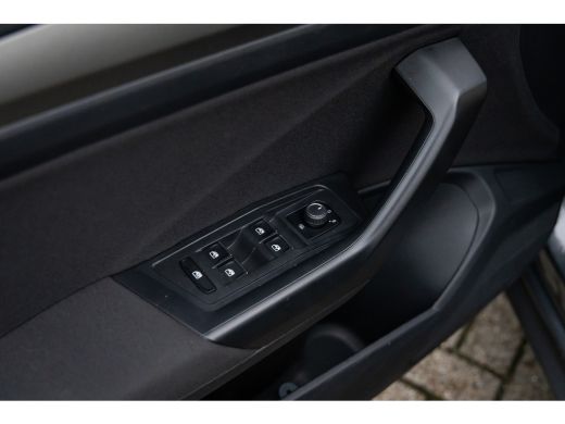 Volkswagen T-Roc 1.5 TSI Style | Cruise control adaptief | Apple Carplay/Android Auto | Navigatie | Parkeersensor ... ActivLease financial lease