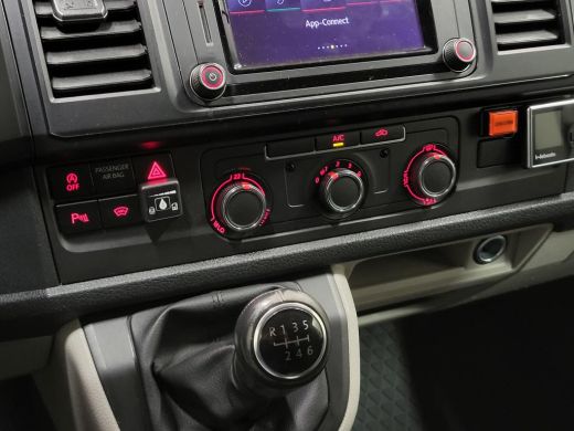 Volkswagen Transporter 2.0TSI 150pk L2/H1 Benzine! ActivLease financial lease