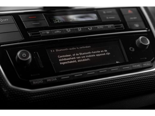 Volkswagen up! 1.0 | Clima | Cruise control | Camera | ActivLease financial lease