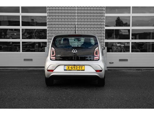 Volkswagen up! 1.0 | Clima | Cruise control | Camera | ActivLease financial lease