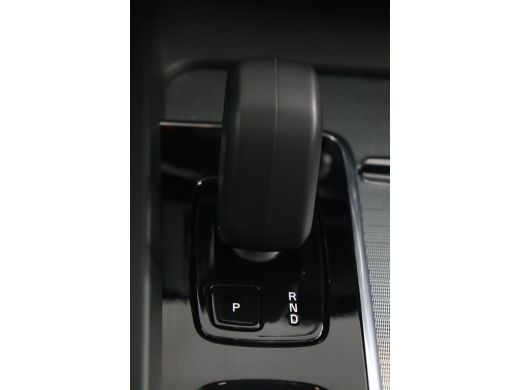 Volvo  XC60 2.0 T6 Plug-in hybrid AWD Plus Dark Stoel + Stuur verwarming | Trekhaak | BLIS | Elektrische stoe... ActivLease financial lease