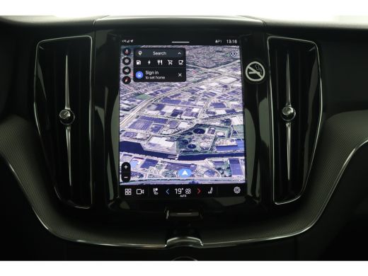 Volvo  XC60 2.0 T6 Plug-in hybrid AWD Plus Dark Stoel + Stuur verwarming | Trekhaak | BLIS | Elektrische stoe... ActivLease financial lease