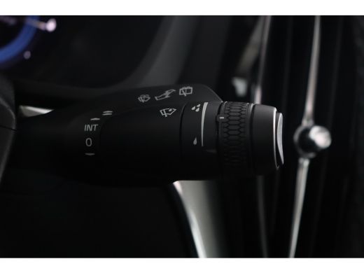 Volvo  XC60 2.0 T6 Plug-in hybrid AWD Plus Dark Stoel + Stuur verwarming | Trekhaak | BLIS | Elektrische stoe... ActivLease financial lease