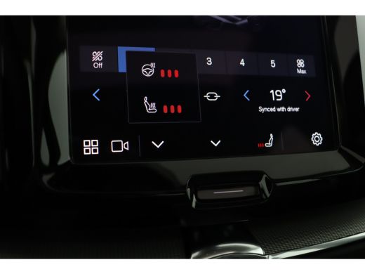 Volvo  XC60 2.0 T6 Plug-in hybrid AWD Plus Dark Stoel + Stuur verwarming | Trekhaak | BLIS | Elektrische stoe... ActivLease financial lease