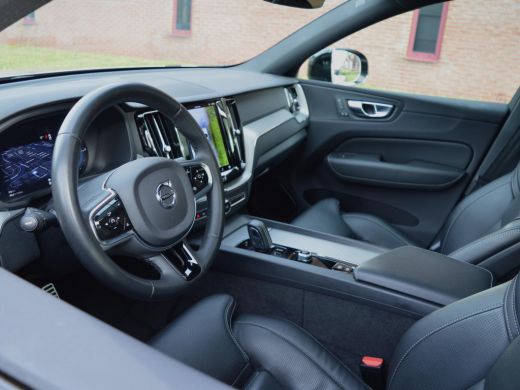 Volvo  XC60 2.0 T6 Plug-in hybrid AWD R-Design ActivLease financial lease