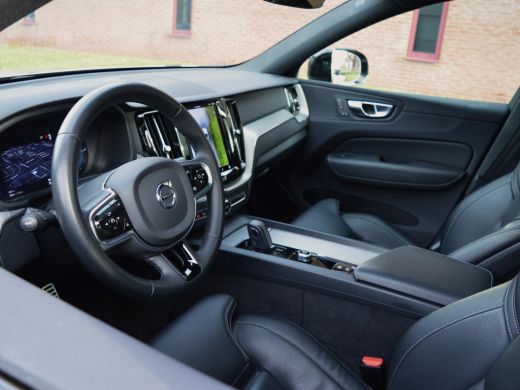 Volvo  XC60 2.0 T6 Plug-in hybrid AWD R-Design ActivLease financial lease