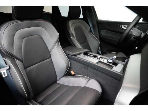 Volvo  XC60 T6 AWD Plus Dark | Panoramadak | Sportstoelen | Donkere hemel | Adaptive Cruise | Trekhaak | BLIS ActivLease financial lease