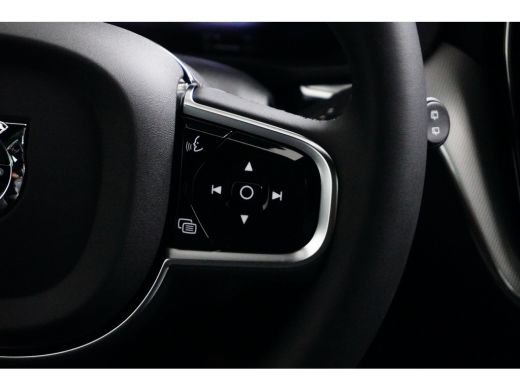 Volvo  XC60 T6 AWD Plus Dark | Panoramadak | Sportstoelen | Donkere hemel | Adaptive Cruise | Trekhaak | BLIS ActivLease financial lease