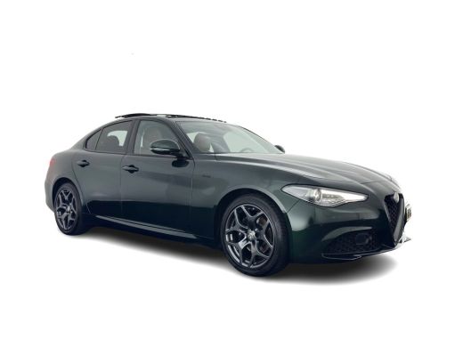 Alfa Romeo Giulia 2.0T Sprint (INCL-BTW) Aut. *PANO | LEATHER-FABRIC | XENON | ADAPTIVE-CRUISE | BLIND-SPOT | SPORT...