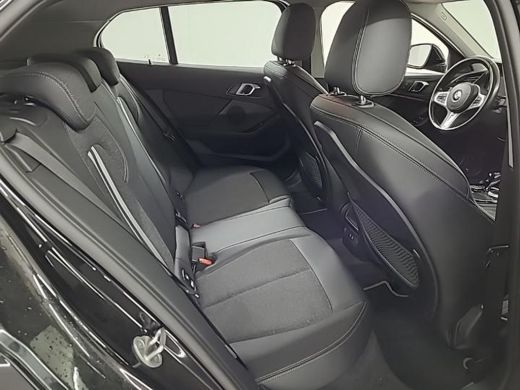 BMW 1 Serie 118i Aut. Exe Editon | Trekhaak | Stuurverwarming | Live Cockpit | ActivLease financial lease